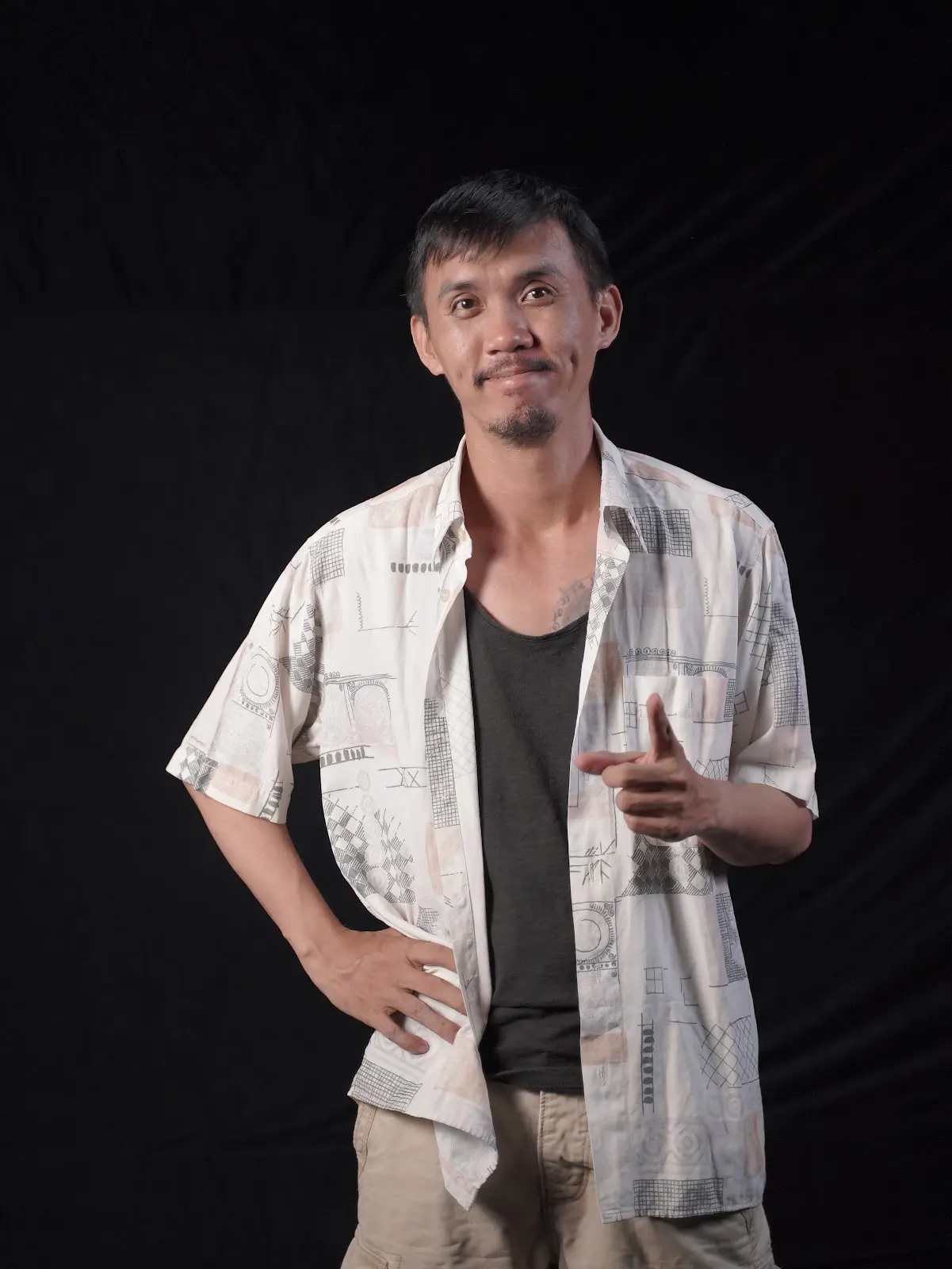 Ôn Thiệu Luân (Joshua Tran) – Diễn viên và trợ lý đạo diễn QVFilm